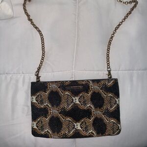 Kelly wynne cross body